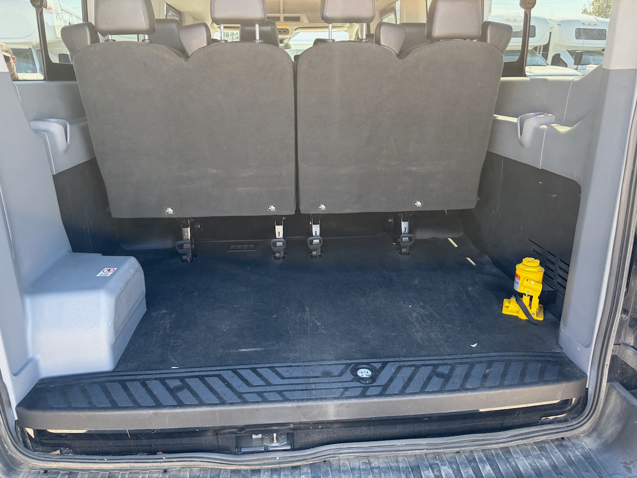 2019 Ford Transit 350 XLT - Image 11