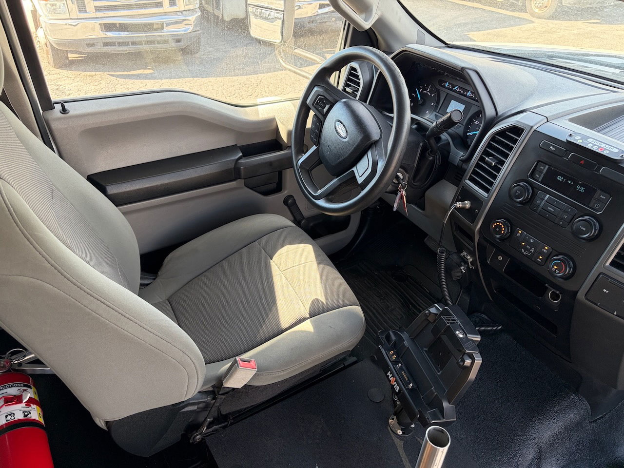 2018 Ford F550 Starcraft XL - Image 10