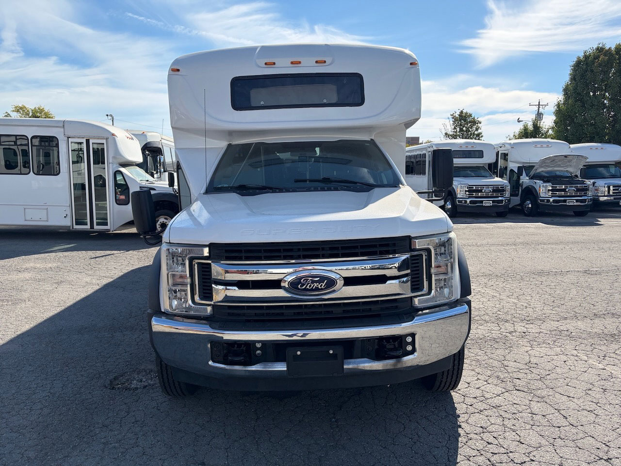 2018 Ford F550 Starcraft XL - Image 14