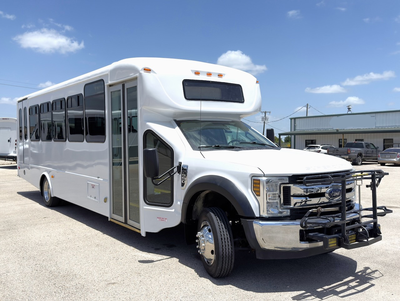2018 Ford F550 Starcraft XL - Image 1