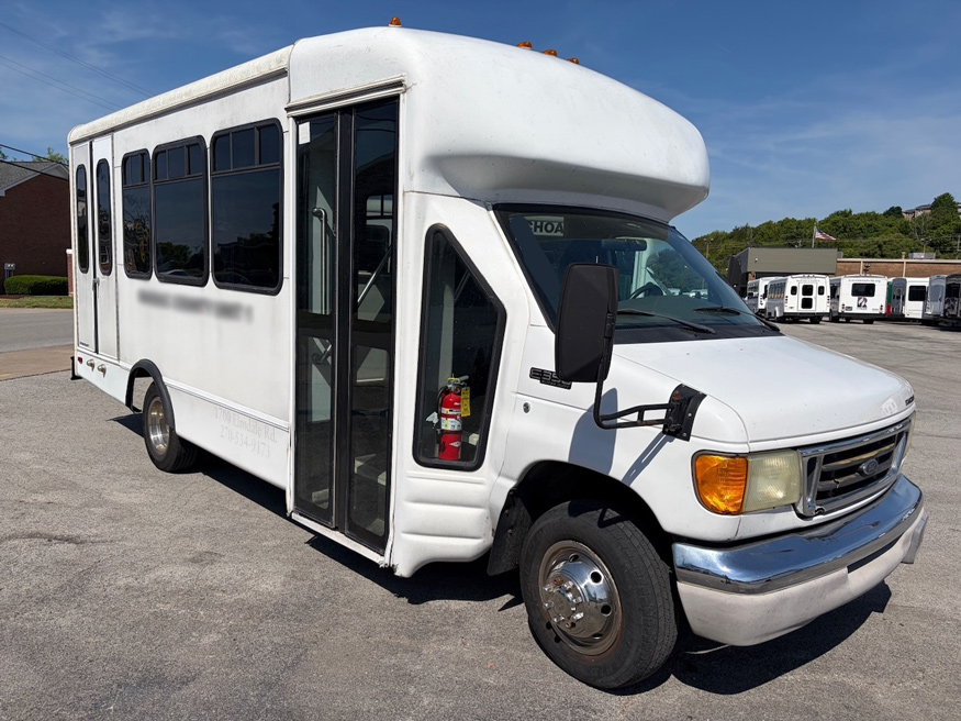 2003 Ford E350 Starcraft AllStar - Image 1