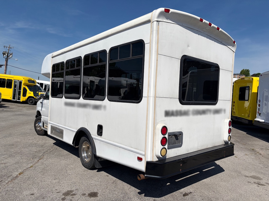 2003 Ford E350 Starcraft AllStar - Image 2