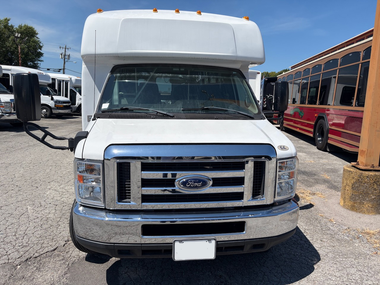 2019 Ford Elkhart Coach - Image 11
