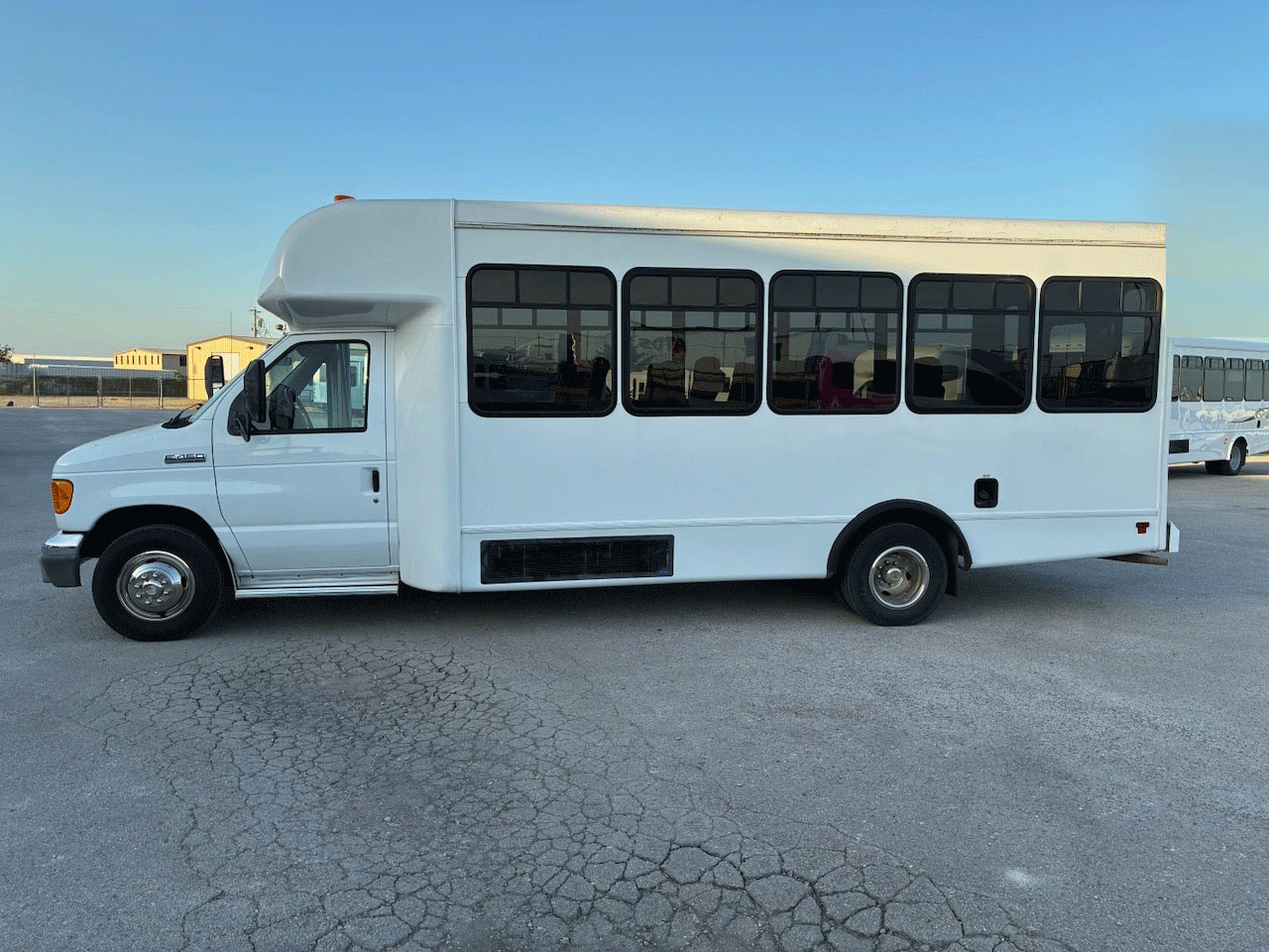 2007 Ford E450 Starcraft Allstar - Image 7
