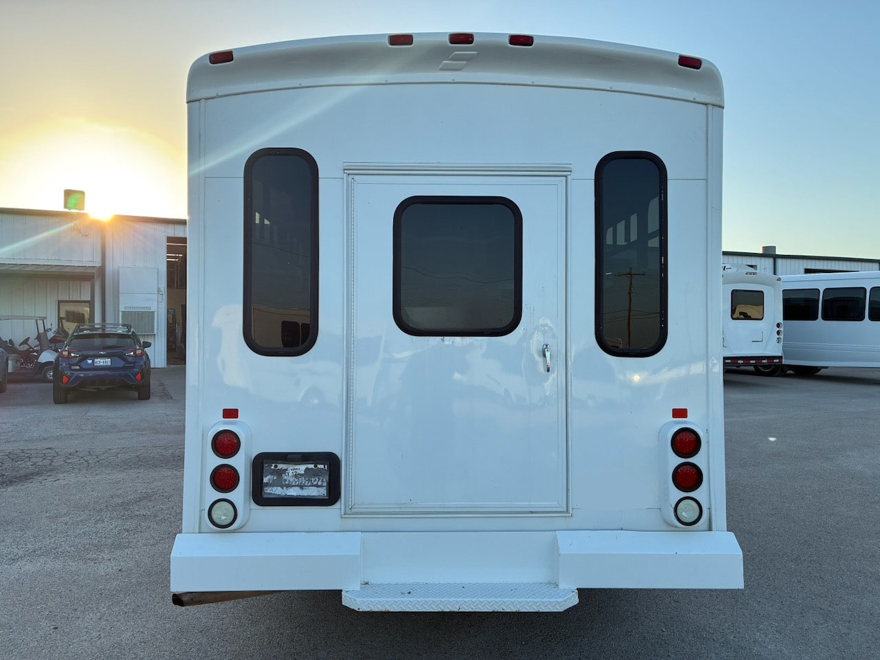 2007 Ford E450 Starcraft Allstar - Image 9