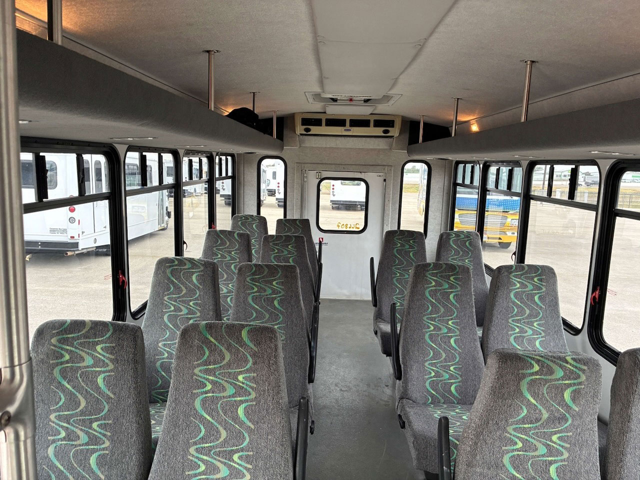 2007 Ford E450 Starcraft Allstar - Image 4