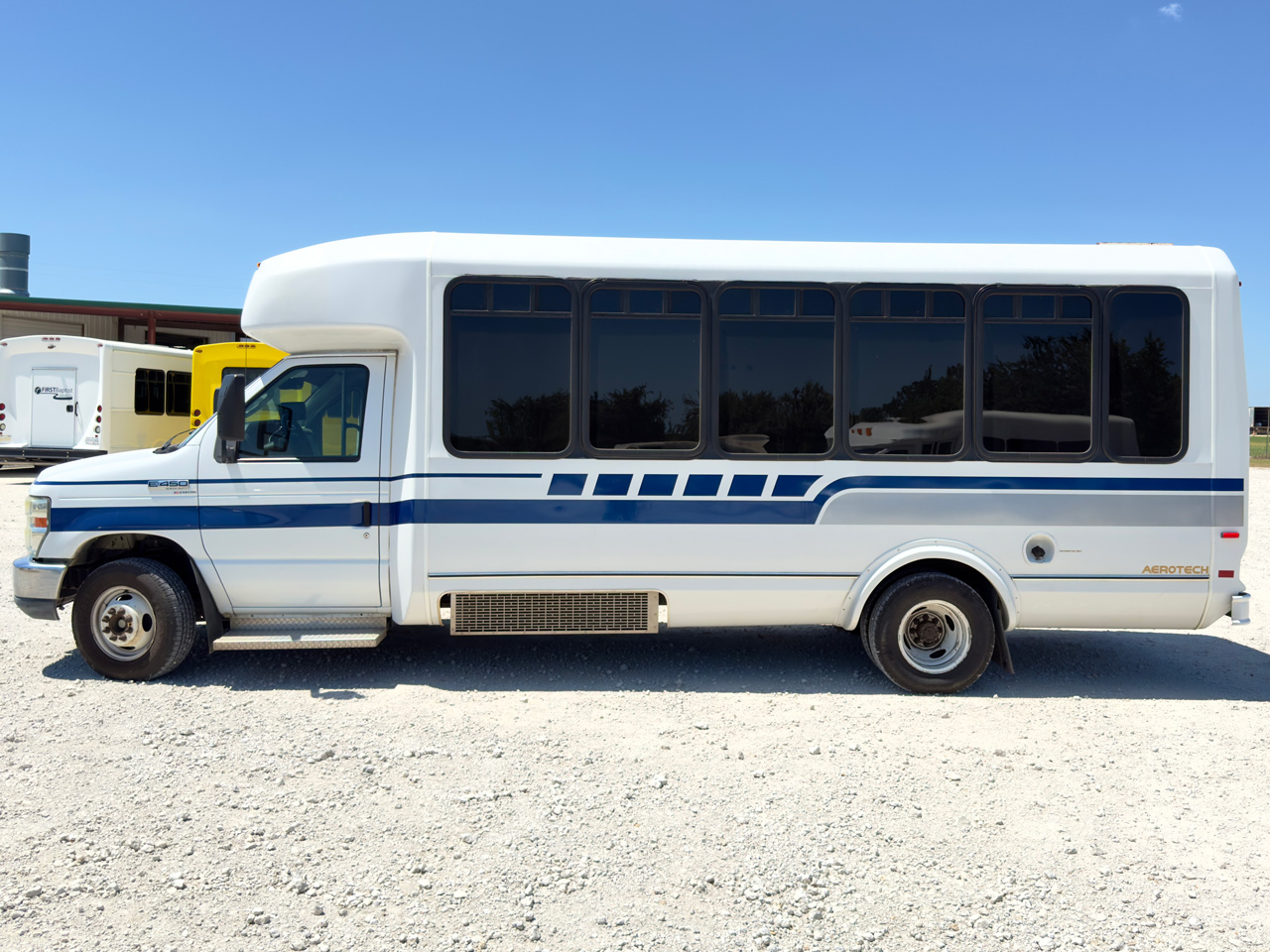 2011 Ford E450 ElDorado - Image 7