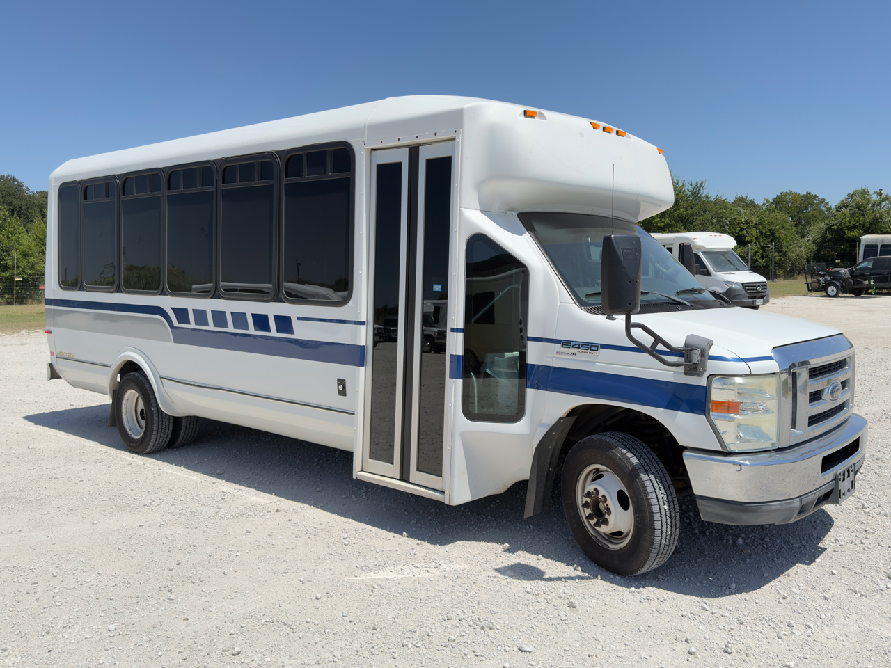 2011 Ford E450 ElDorado - Image 1