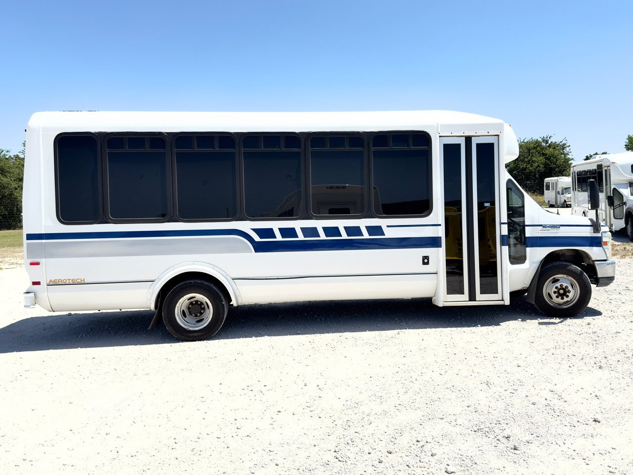 2011 Ford E450 ElDorado - Image 6