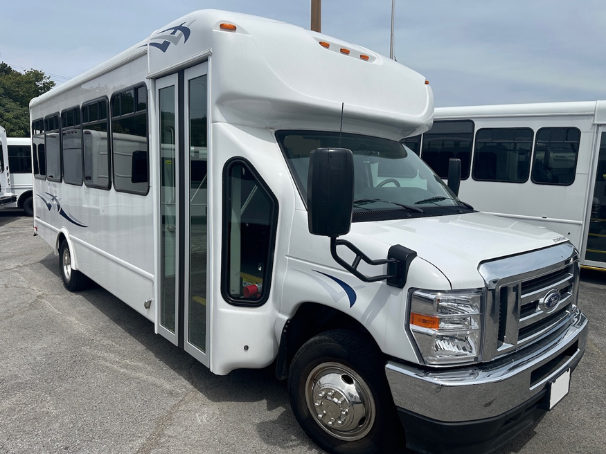 2024 Ford E450 Starcraft Allstar - Image 1
