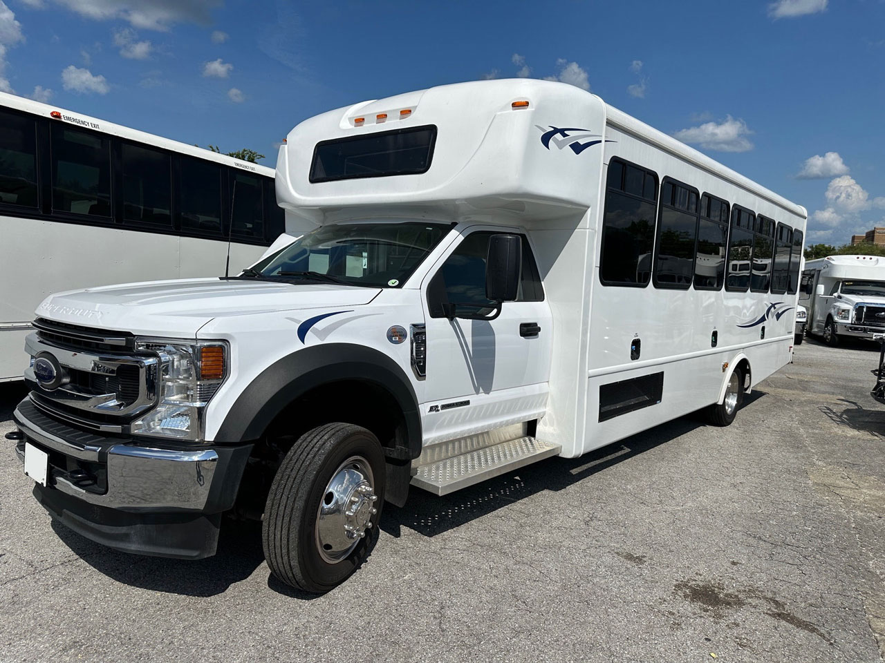 2022 Ford F550 Starcraft XL - Image 1