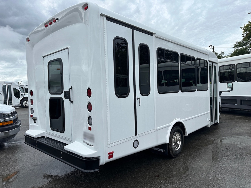 2025 Ford E450 Starcraft Allstar - Image 2